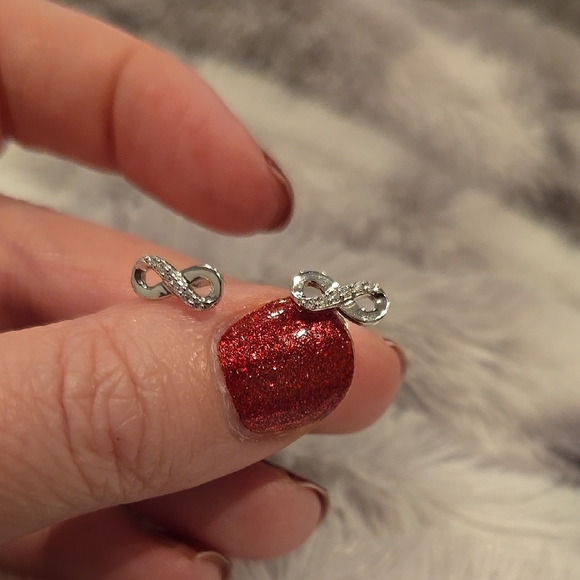 Sterling Silver Infinity Cubic Zirconia Stud Earrings Brand New In Box - Picture 2 of 3